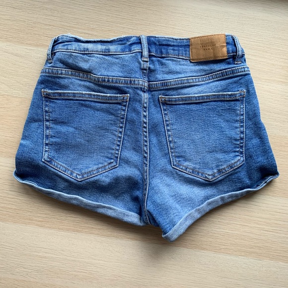 Zara Denim Shorts - Picture 5 of 5